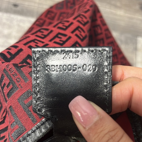 FENDI Red Logo Tote Bag with pouch - Picture 8 of 12